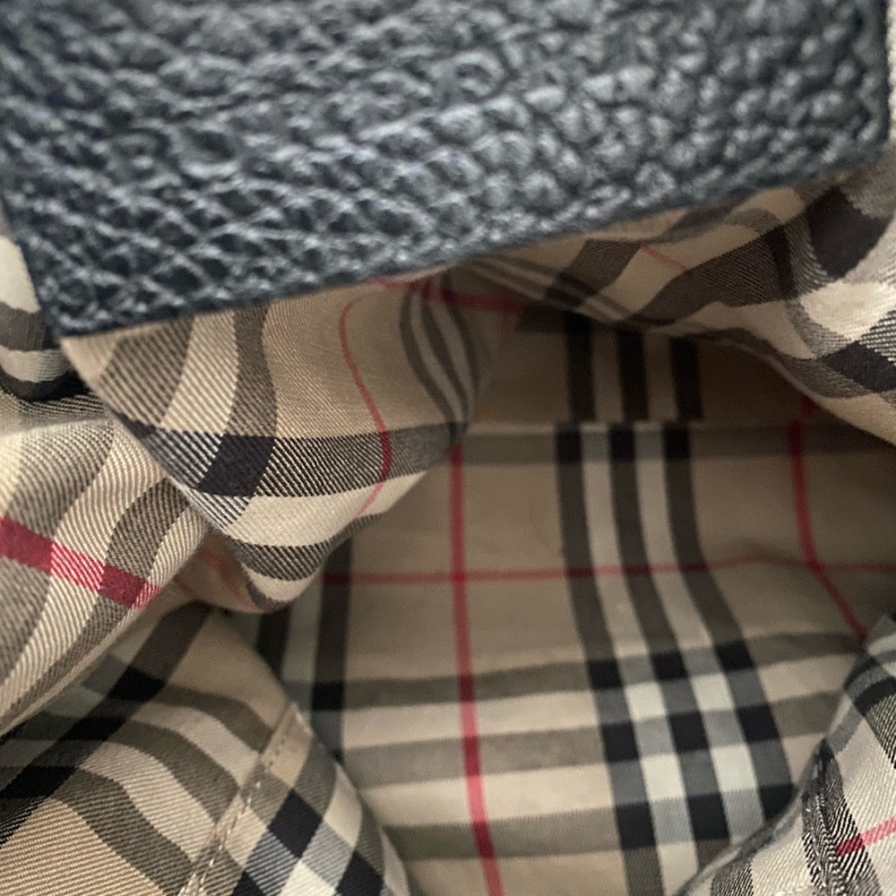 Authentic Burberry hobo calfskin purse - Picture 3 of 8